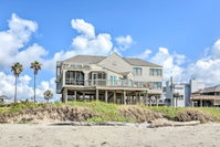 'Pirates Beach' Oceanfront Home with 2 Sundecks Accommodation Houston