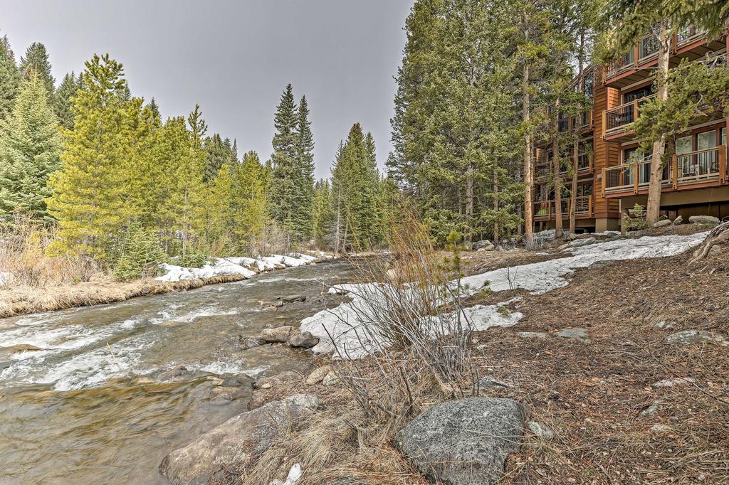 'Snowdogs' Large, Cozy Condo Steps To Breck Lifts! - thumb 2