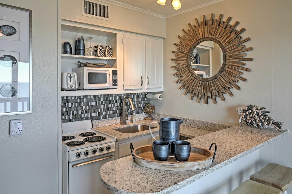 'Surfside Suite' Corpus Christi Condo With Ocean View - thumb 1