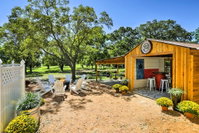 'Texas Roots' 3BR Fredericksburg House with Hot Tub Accommodation Houston