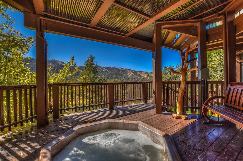 053 Glass House On The Ridge Home - thumb 0