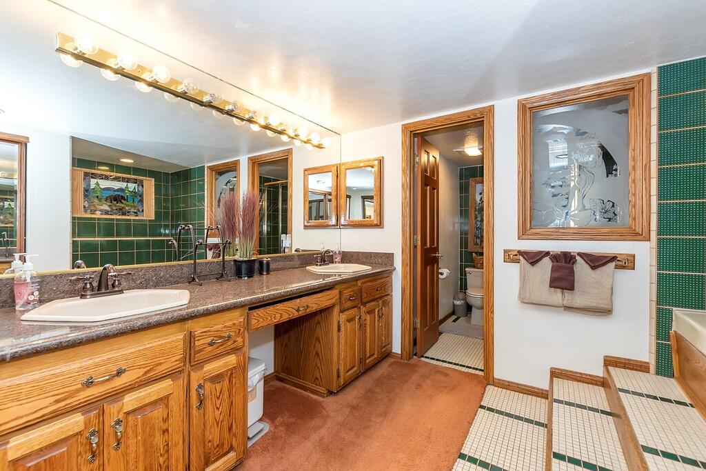 053 Glass House On The Ridge Home - thumb 2