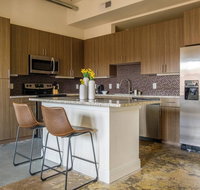 1 BR Apt with Gameroom by Frontdesk - Accommodation Houston