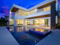 10 Bed Villa in the heart of Downtown Pool Accommodation Houston