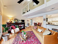 1112 Robert E Lee Condo Unit B Accommodation Houston