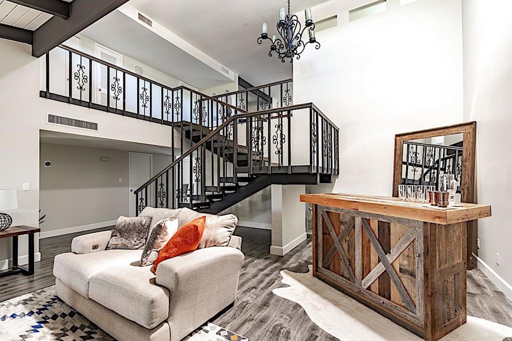 1580 Iverness - thumb 1