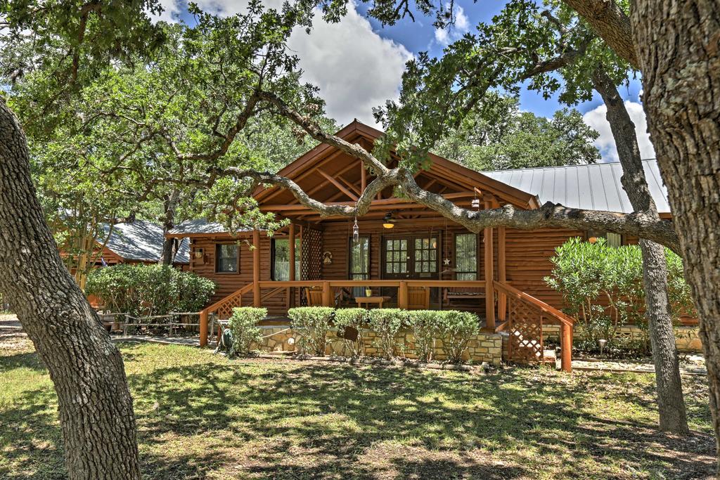 2 Canyon Lake Cabins - 3BR Total - On 2.7 Acres! - thumb 0
