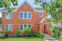 2 UNITS - CENTRAL Houston - 6 BR 4 Bath - Gated Parking Accommodation Houston
