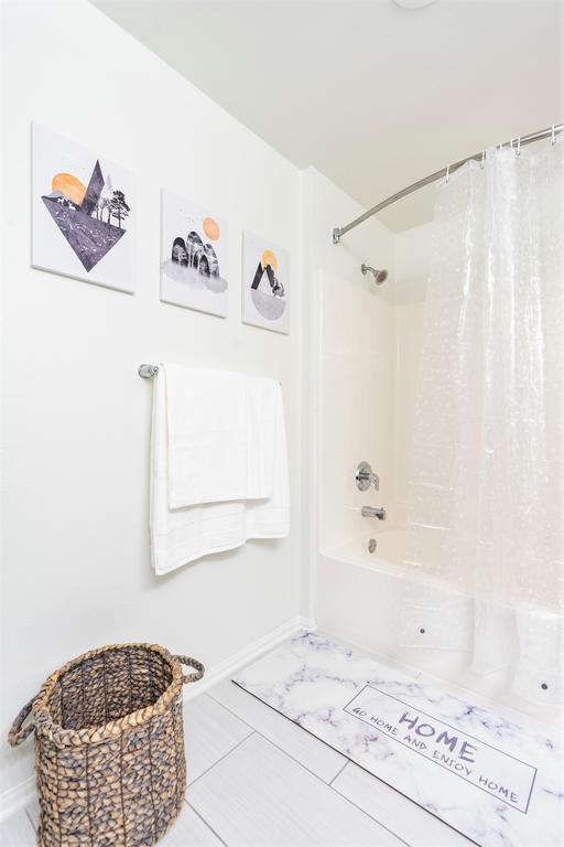 2BD 2BTH In Central Irvine, Minutes To Newport, Disney And Laguna Beach! - thumb 3