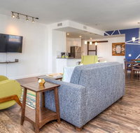 2BR at West 7th Street - Accommodation Houston
