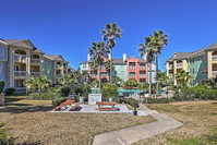 2BR Galveston Condo with Community Pool Accommodation Houston