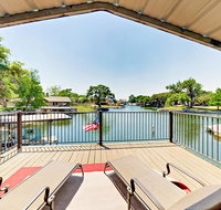 405 Watkins Point Home - Accommodation Houston