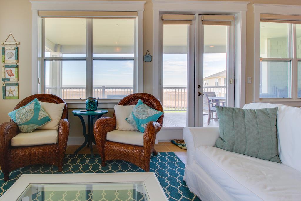 6 Flip Flops At Pointe West - thumb 3