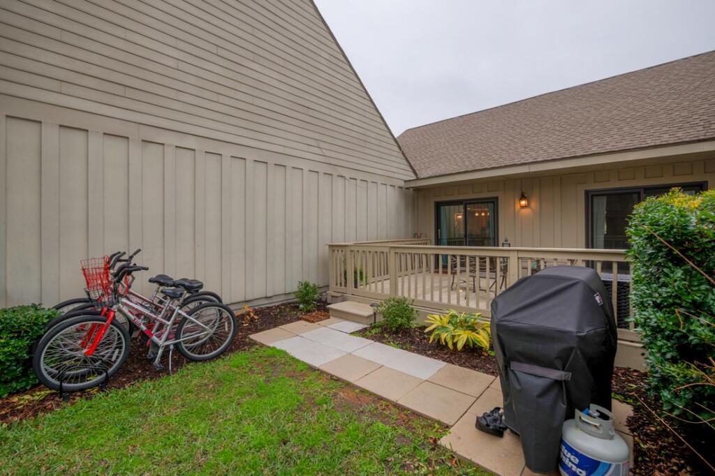 617 Queen's Grant Villas - thumb 0