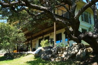 A Treehouse Retreat Accommodation Houston