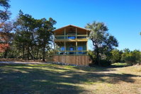A Treehouse Retreat- Luna Vista Accommodation Houston