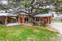 Agarita Outback Home Accommodation Houston