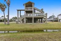 All Decked Out Home Accommodation Houston