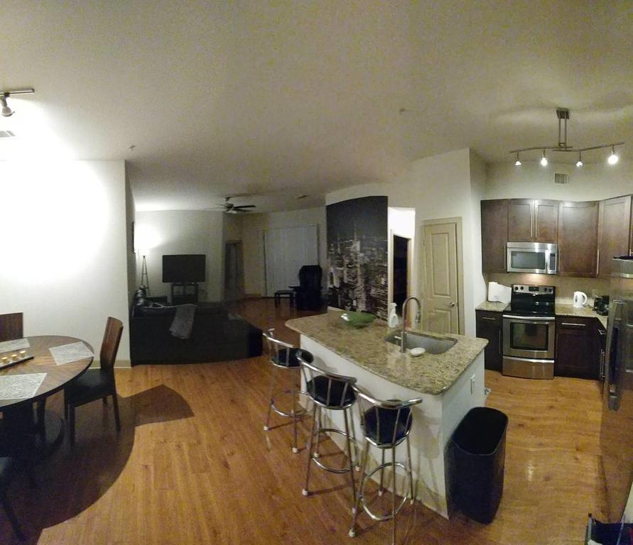 Amazing 2 Bed / 2 Bath Unit Near NRG & MD Anderson - thumb 1
