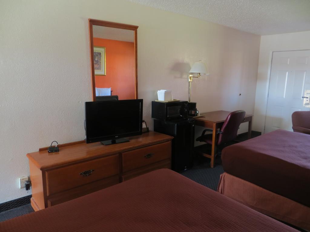 Americas Best Value Inn & Suites-College Station - thumb 3