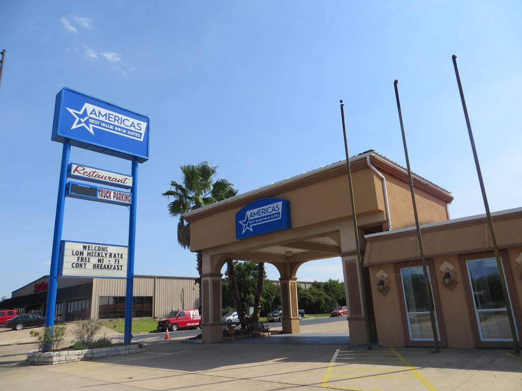 Americas Best Value Inn & Suites-College Station - thumb 0