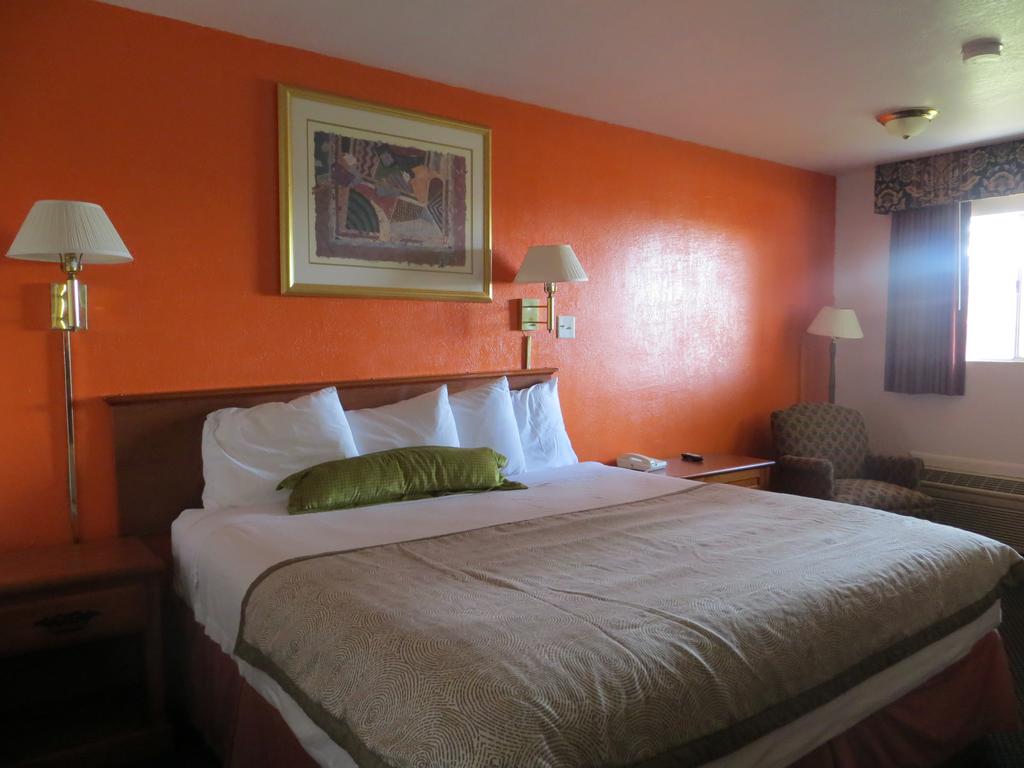 Americas Best Value Inn & Suites-College Station - thumb 2