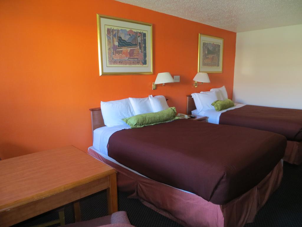Americas Best Value Inn & Suites-College Station - thumb 1