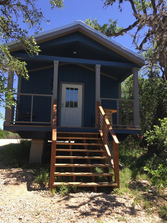 Bandera Crossing Resort - thumb 3