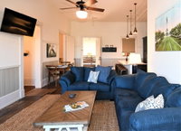 Beautiful Historic Downtown Loft on the Strand at Hendley Market Bay Views  Harbor View Accommodation Houston
