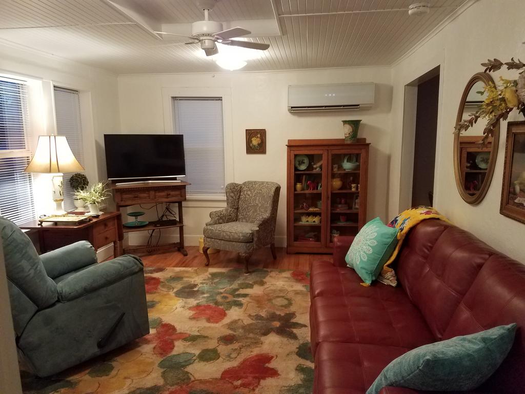 BELOW Apartment At Flossie's Corner - thumb 0