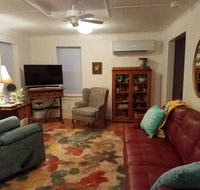 BELOW Apartment at Flossie's Corner - Accommodation Houston