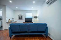 Bohemian Boutique Montrose w/Parking and Netflix Accommodation Houston