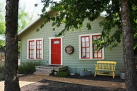 Bungalows on the Square- Unit 1 Accommodation Houston