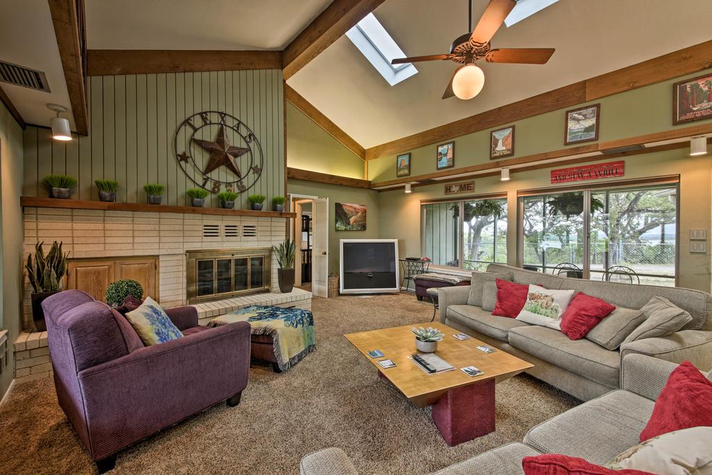 Canyon Lake Home W/Yard- .5 Mi To Boat Launch - thumb 2