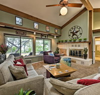 Canyon Lake Home w/Yard- .5 Mi To Boat Launch - Accommodation Houston