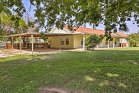 Canyon Lake Home with Hot Tub- Walk to the Guadalupe Accommodation Houston