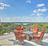 Canyon Lake House with Hot Tub Deck Lake View - Accommodation Houston