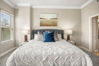 CentralKING BedSleeps 8 by DowntownFree Parking Accommodation Houston