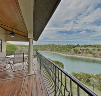 Chardonnay Haus on Lake Travis - Accommodation Houston