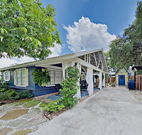 Charming Cottage w/ Chic Decor -- Walk to Downtown home - Accommodation Houston