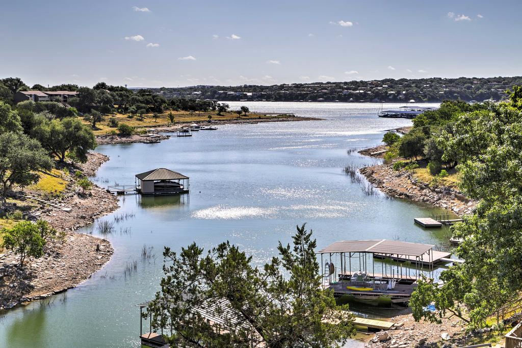 Charming Point Venture Townhome W/ Lake View! - thumb 2