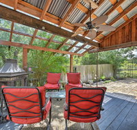 College Station Lodge w/Hot Tub  Prvt. Courtyard - Accommodation Houston