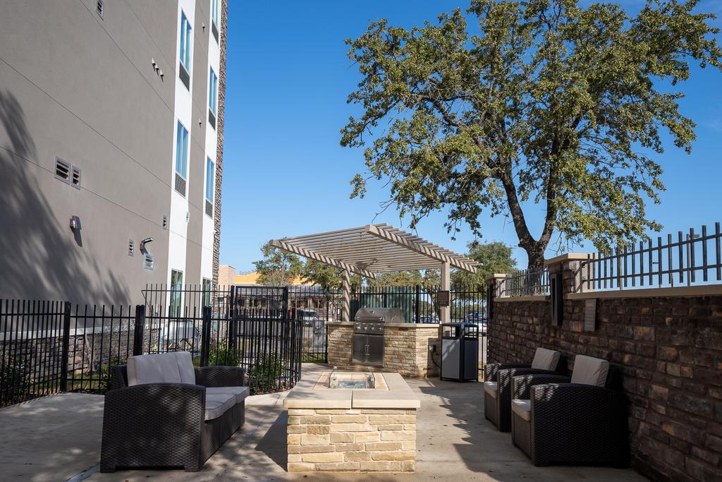 Comfort Suites - thumb 1