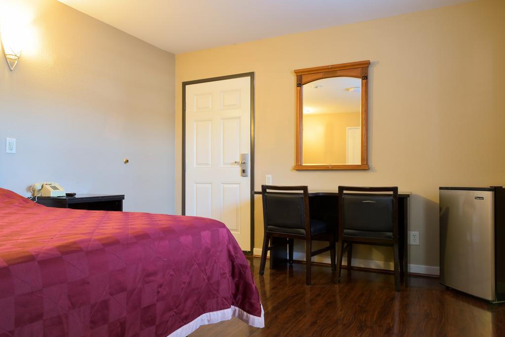 Covina Motel - thumb 2