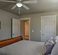 Cozy Home Blocks to Georgetown Square and SU - Accommodation Houston