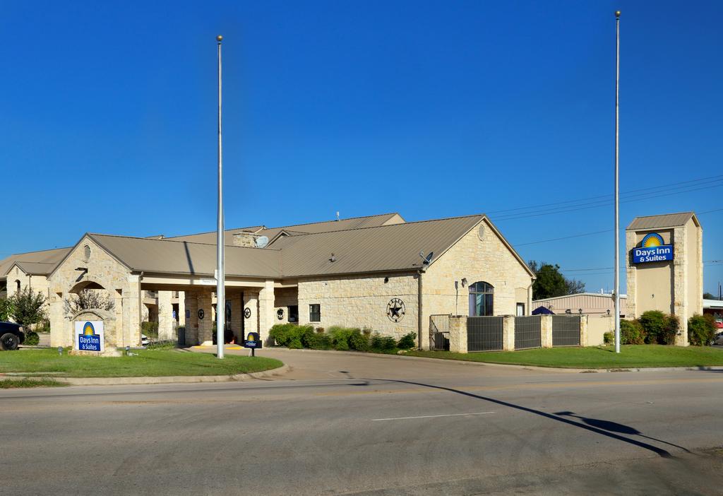 Days Inn & Suites By Wyndham Llano - thumb 2