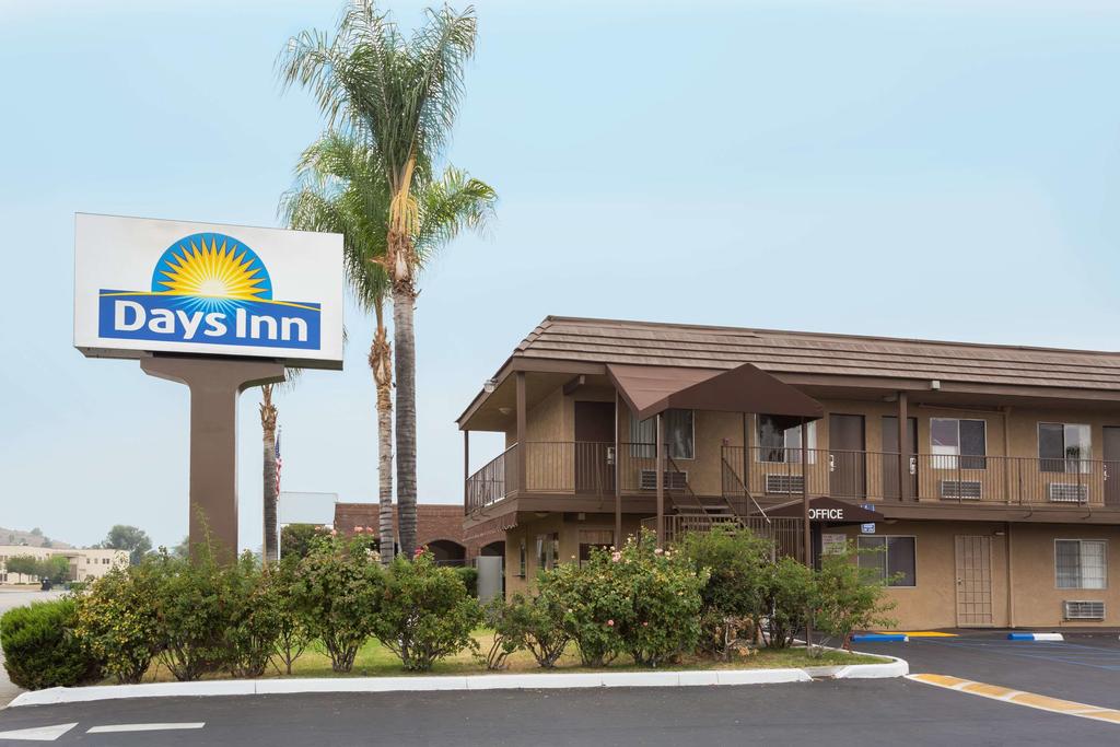 Days Inn By Wyndham In San Bernardino - thumb 0