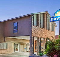 Days Inn by Wyndham Kenedy - Accommodation Houston