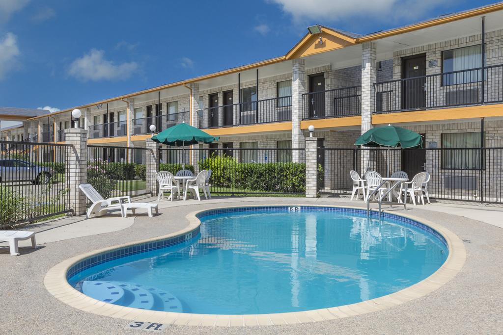 Days Inn By Wyndham San Antonio - thumb 3