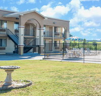 Days Inn by Wyndham San Marcos - Accommodation Houston